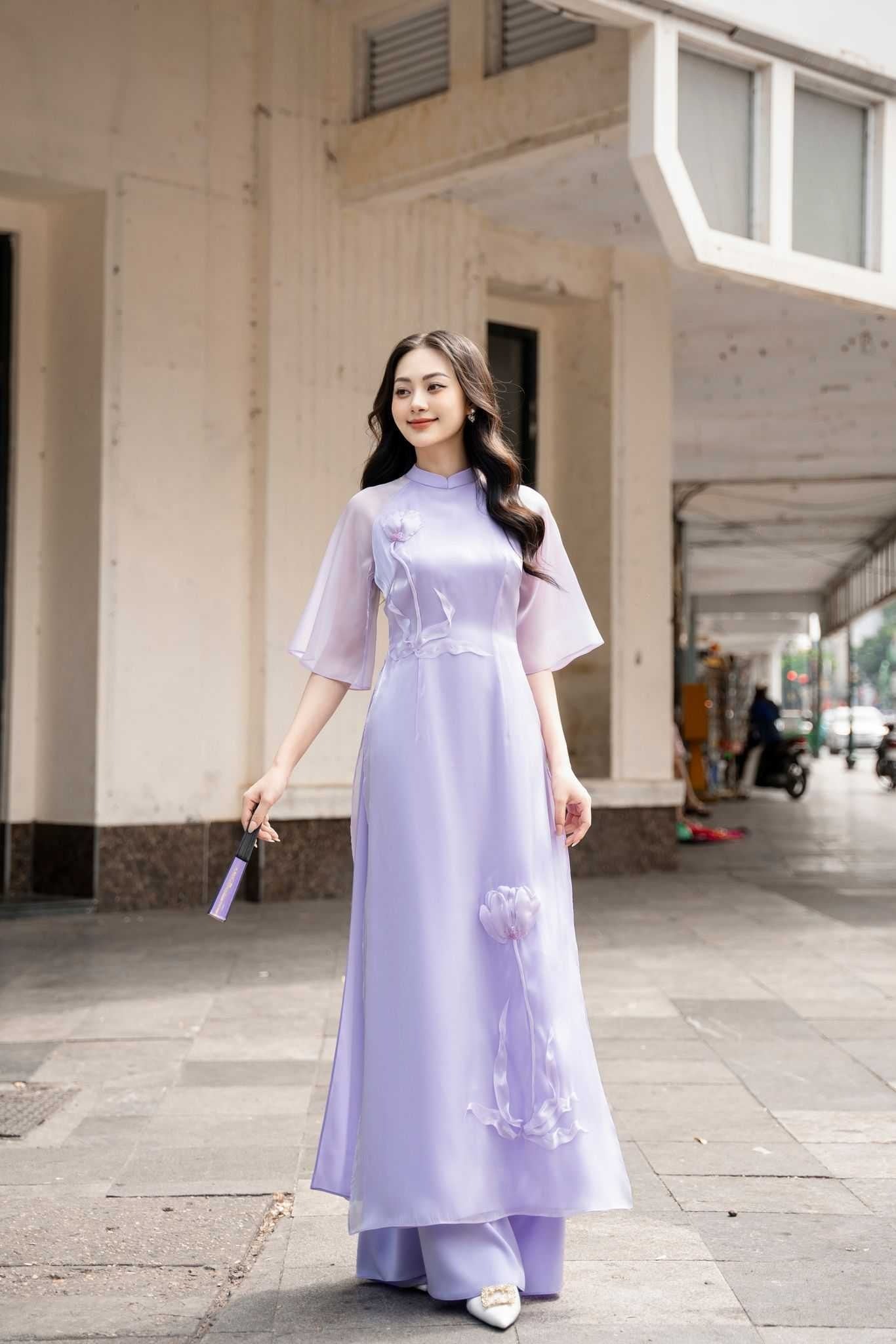 Mẫu 4: Áo dài suông lụa tím pastel mộng mơ
