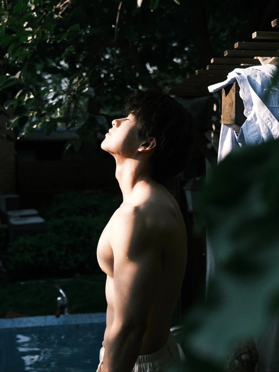 cach-tao-dang-chup-anh-goc-nghieng-nam