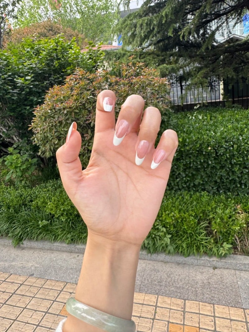 mẫu nail móng nhọn tròn