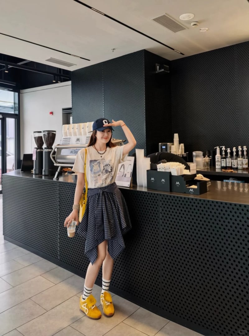 bắp chân to mặc váy gì