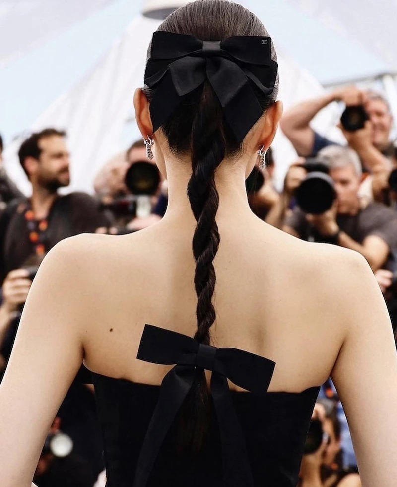 Khi chiếc nơ không chỉ là phụ kiện