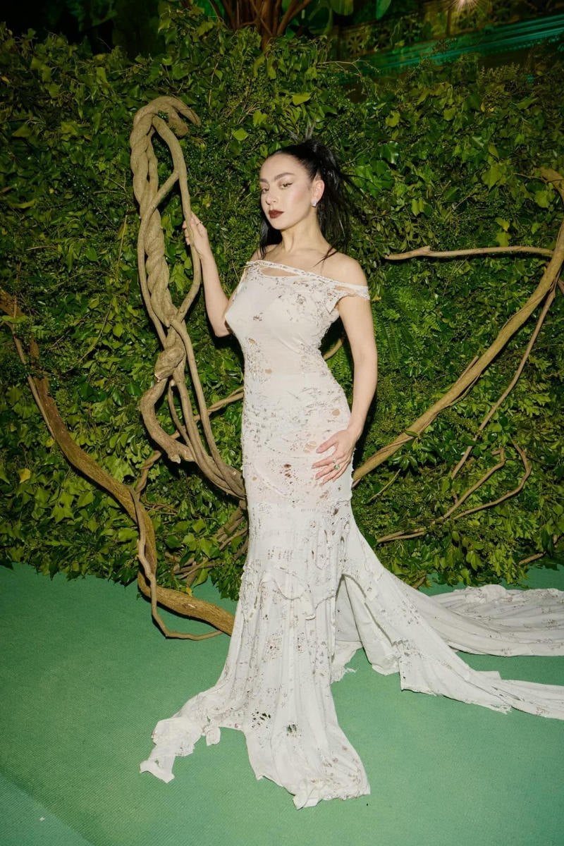 Tái sinh trong kỷ nguyên mới