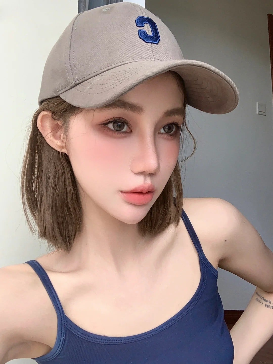 cách đội mũ lưỡi trai đẹp cho nữ