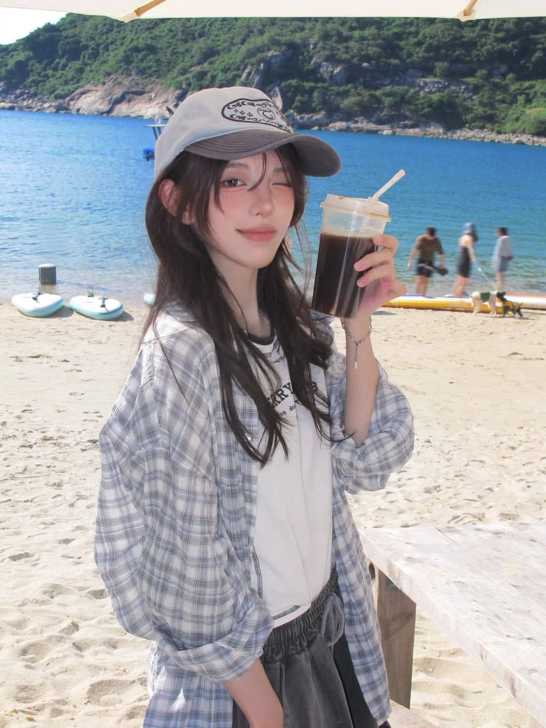 cách đội mũ lưỡi trai đẹp cho nữ