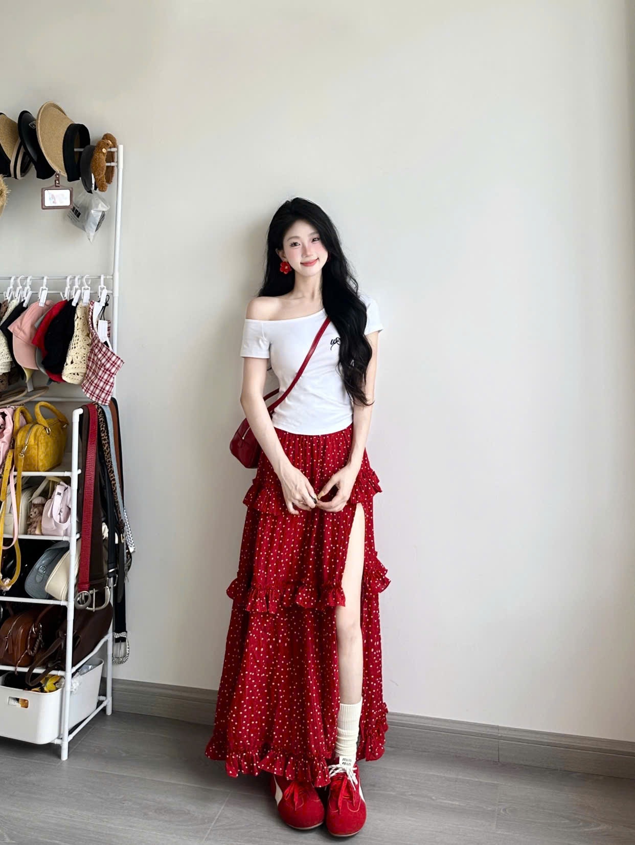 Áo thun trễ vai tay ngắn màu trắng