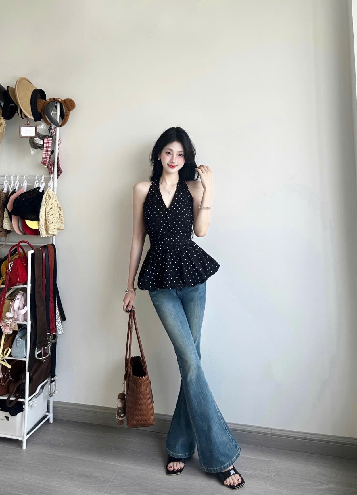 Áo yếm peplum chất voan họa tiết chấm bi đen