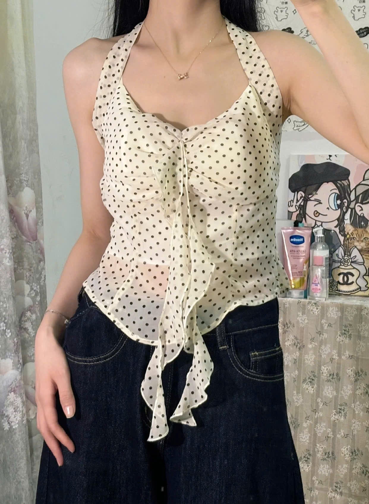 Áo yếm bèo nhún chất voan chấm bi màu kem