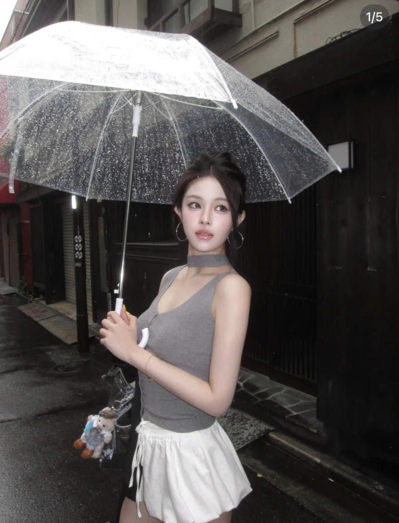 Kiểu dáng trang phục: Gọn gàng và thông minh