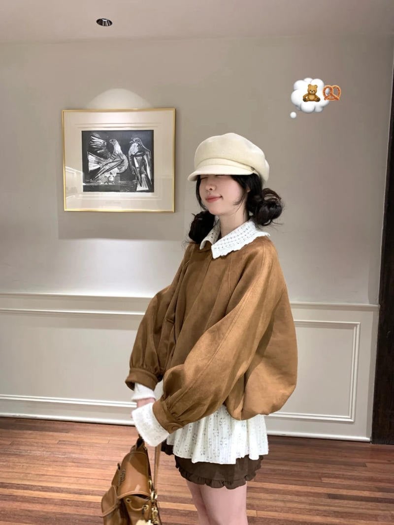 23. Áo khoác nỉ tay phồng + Chân váy ngắn + Mũ nồi