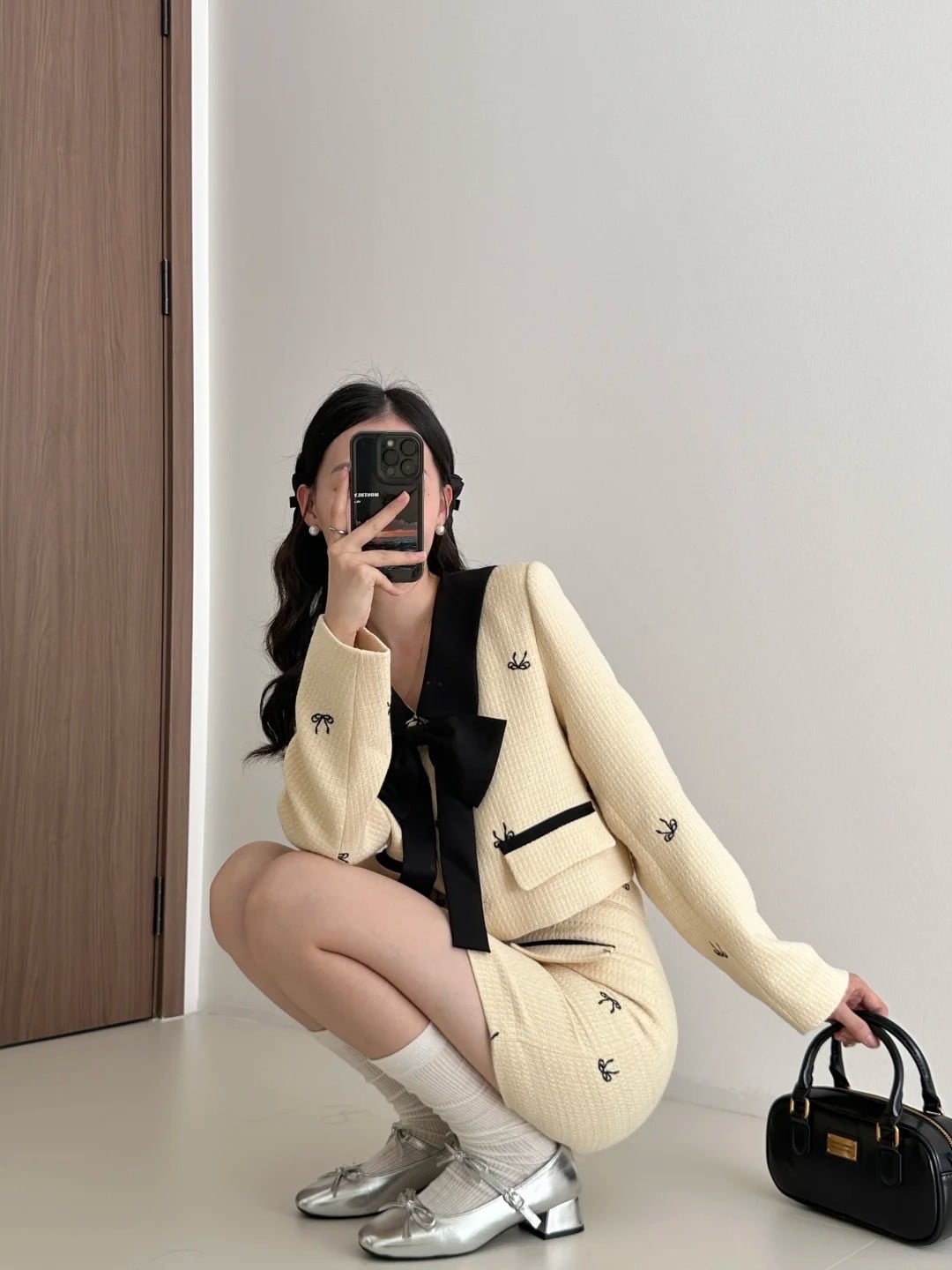 cách phối đồ với chân váy dạ tweed