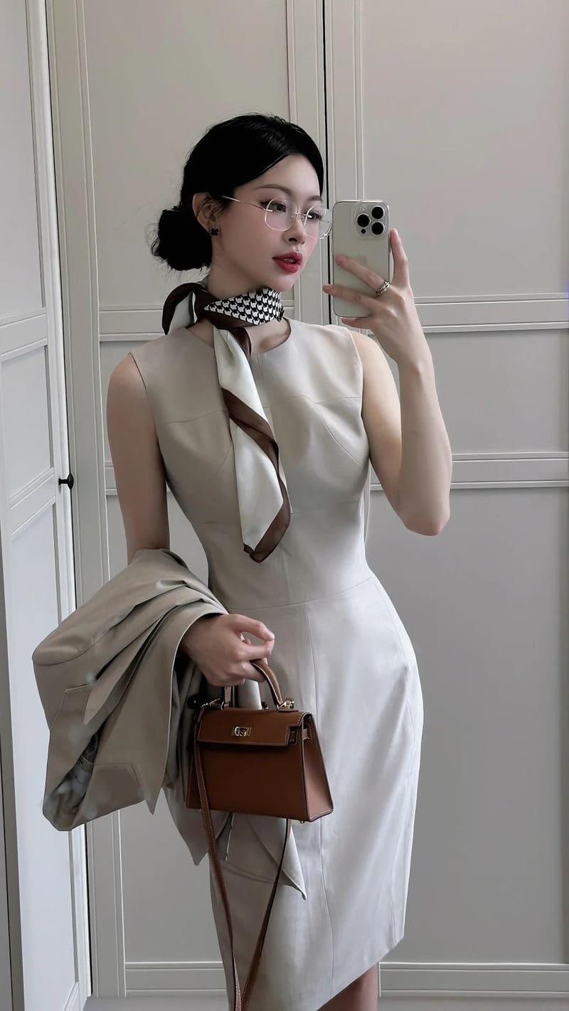 cách quàng khăn vuông