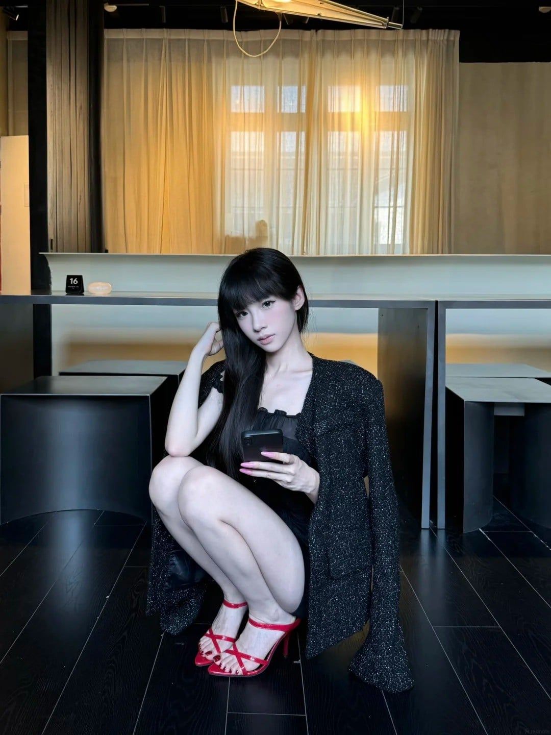 Cách tạo dáng chụp ảnh ngồi