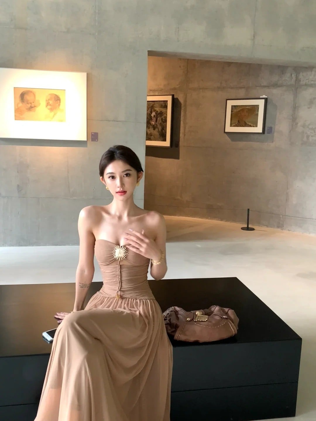 Cách tạo dáng chụp ảnh ngồi
