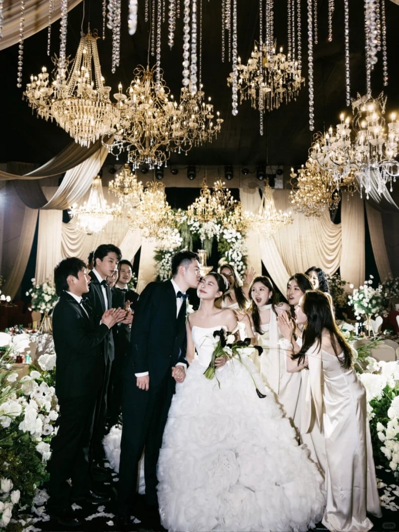 cap đăng ảnh cưới