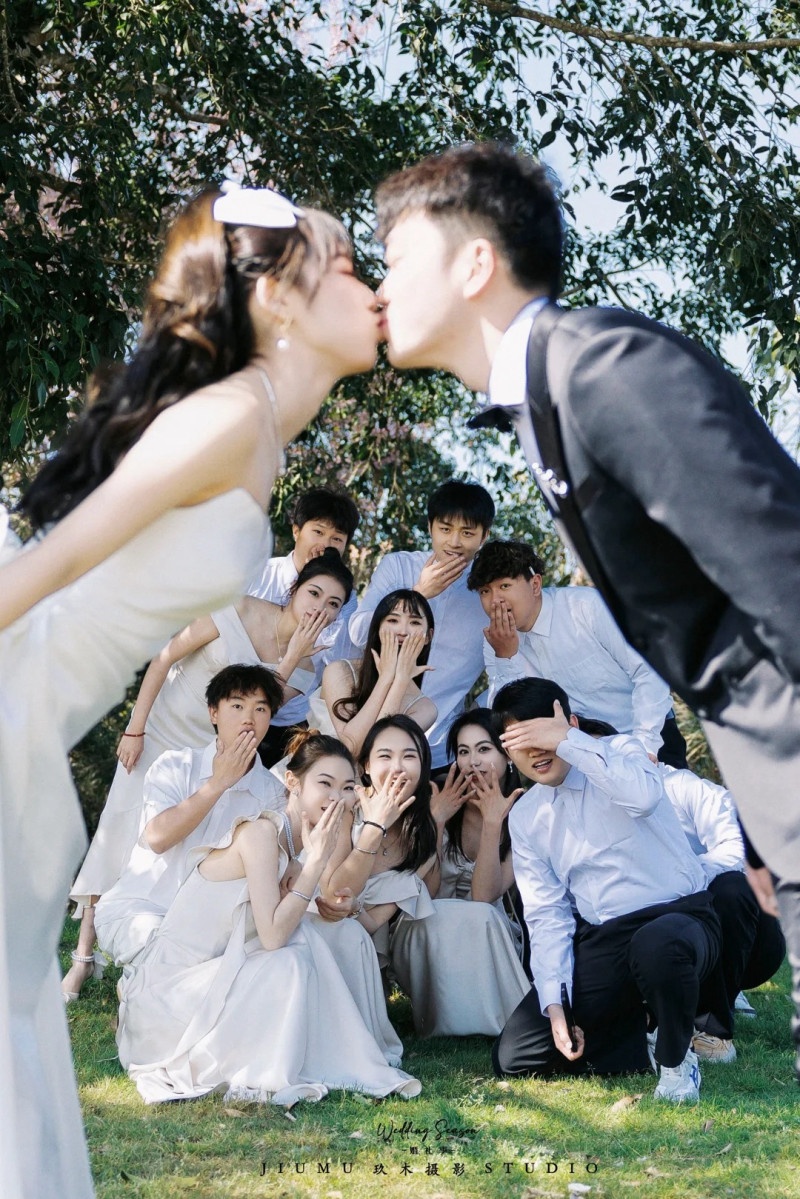 cap đăng ảnh cưới