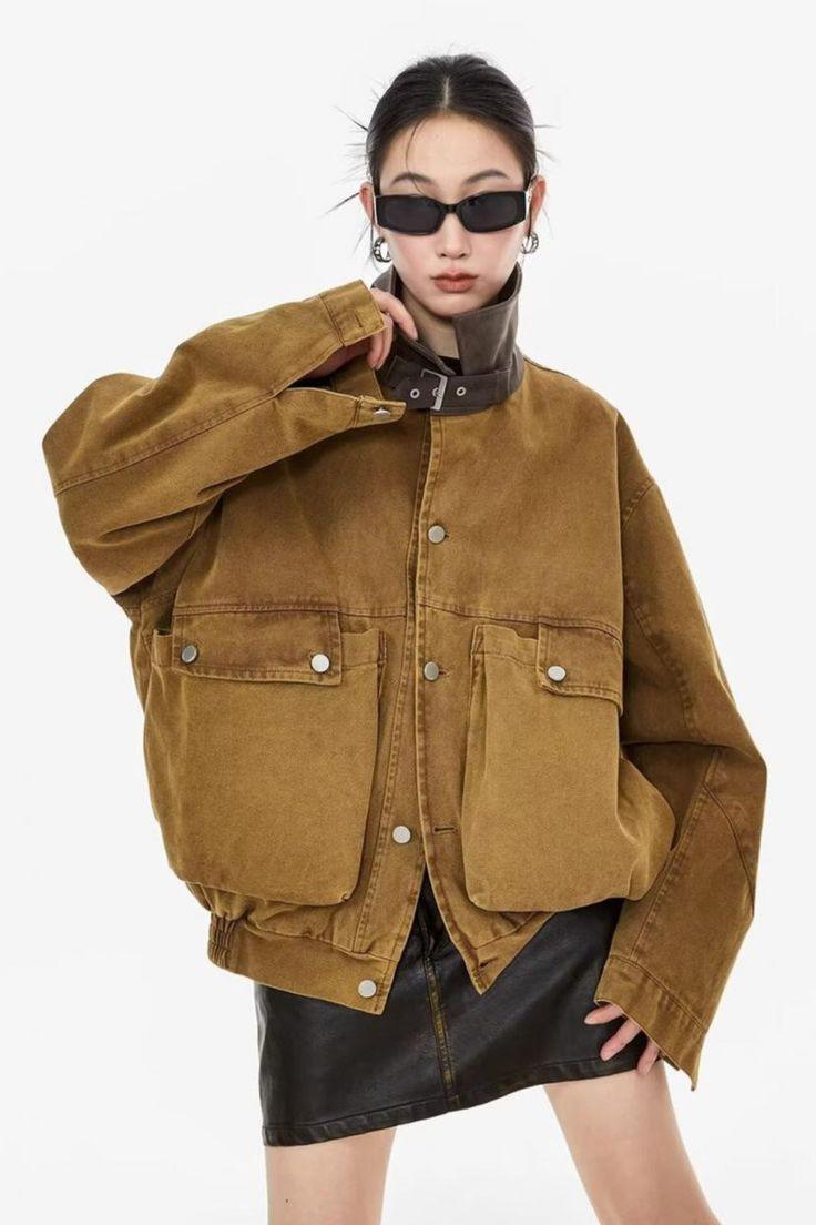 Layering cùng Áo phông và Chân váy ngắn