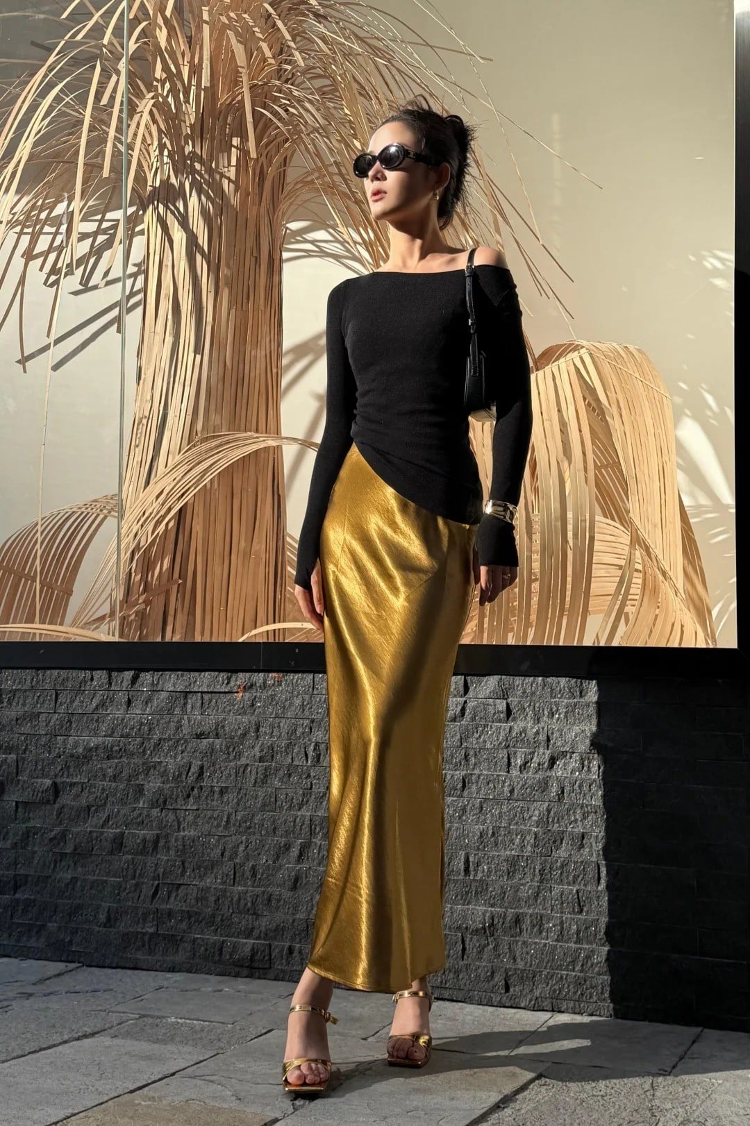 Set 10: Áo lệch vai (Asymmetric) và chân váy bút chì dài