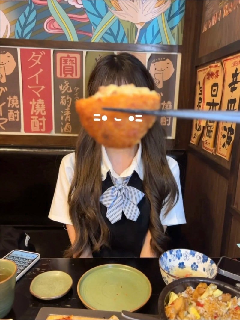 chụp ảnh che mặt