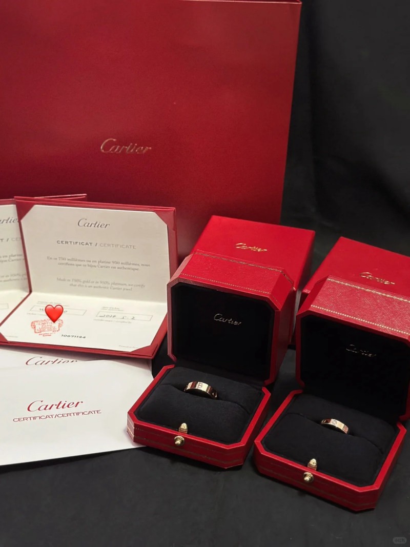 cách chụp ảnh khoe nhẫn đôi