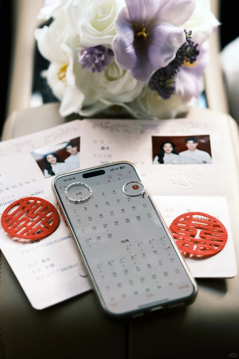 cách chụp ảnh khoe nhẫn đôi