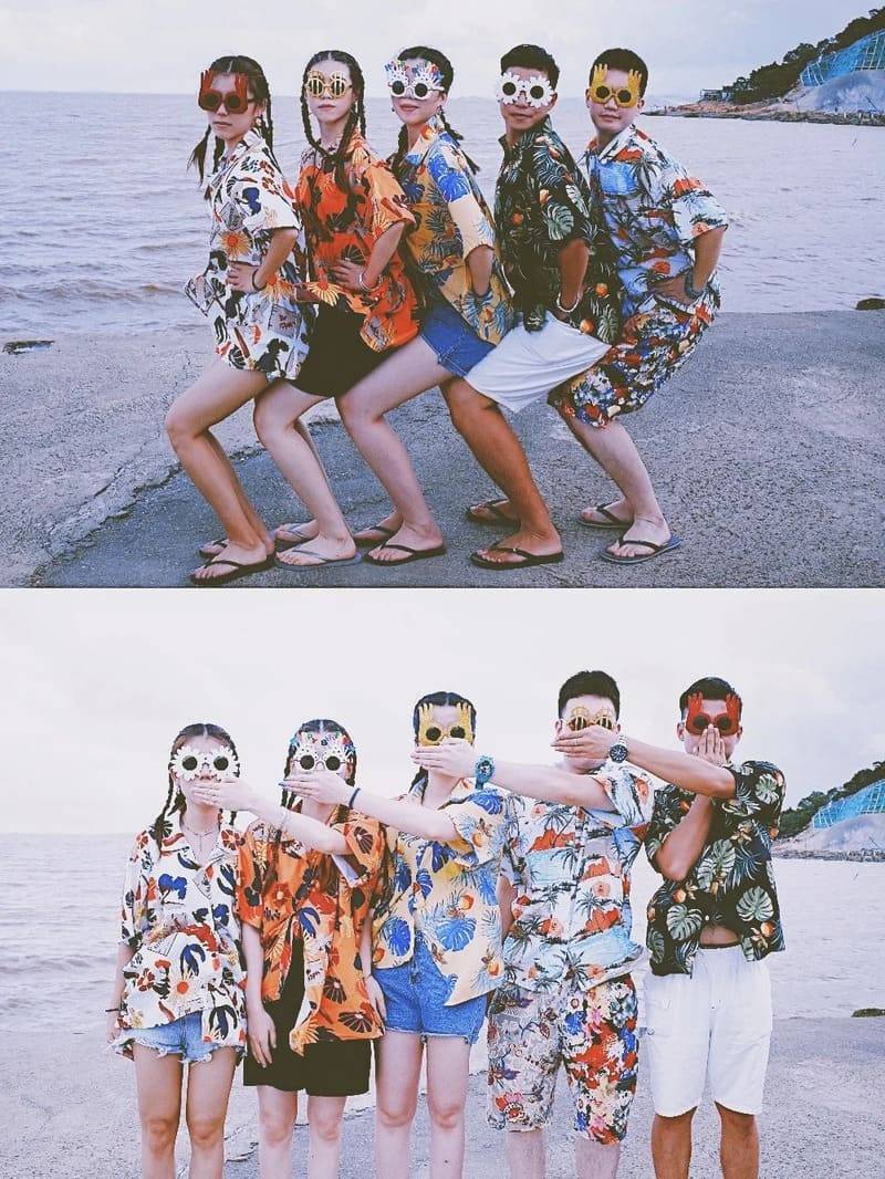 tạo dáng chụp ảnh nhóm đi biển