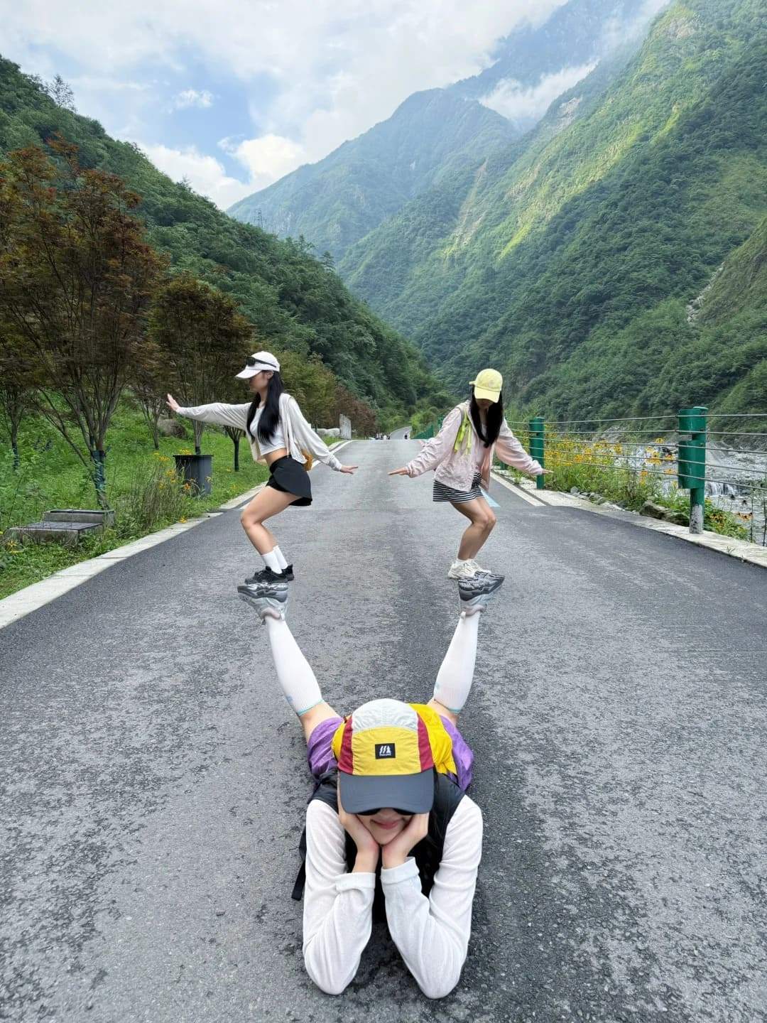 chụp ảnh nhóm lầy lội
