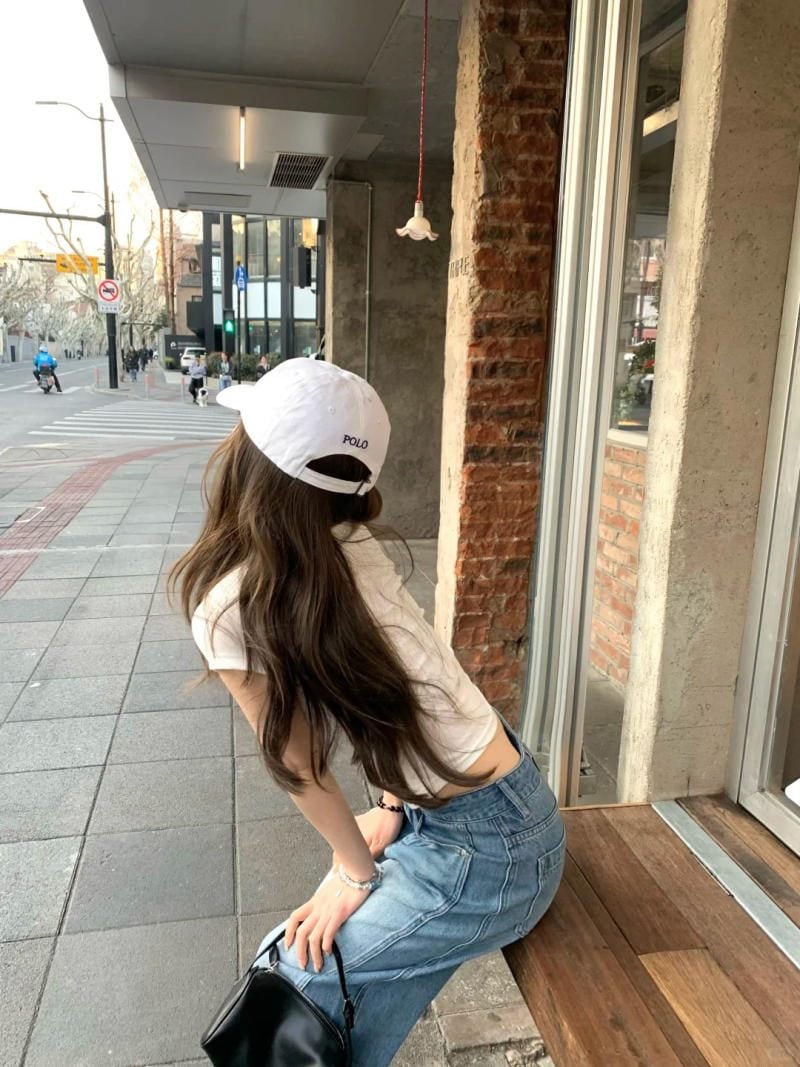 20. Dáng ngồi bệt 