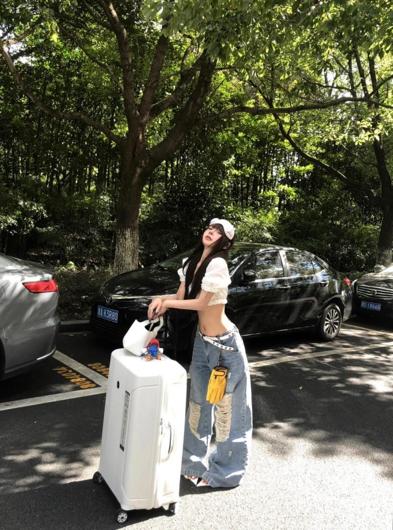 Đứng chờ xe/bắt taxi