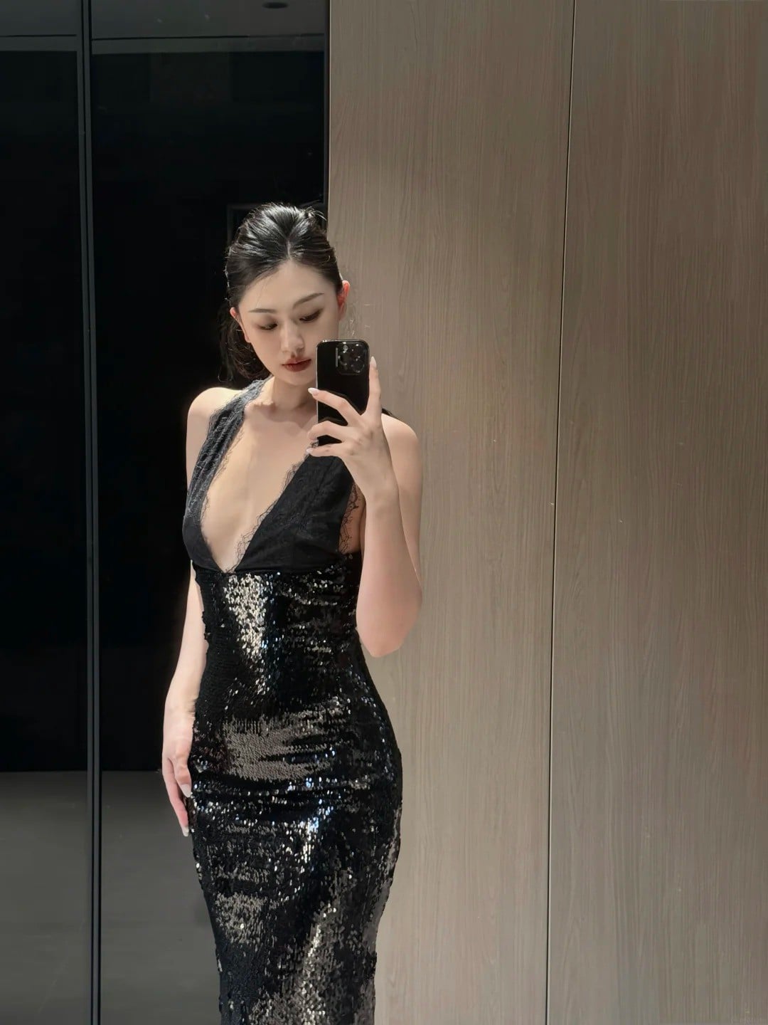 đầm đi đám cưới