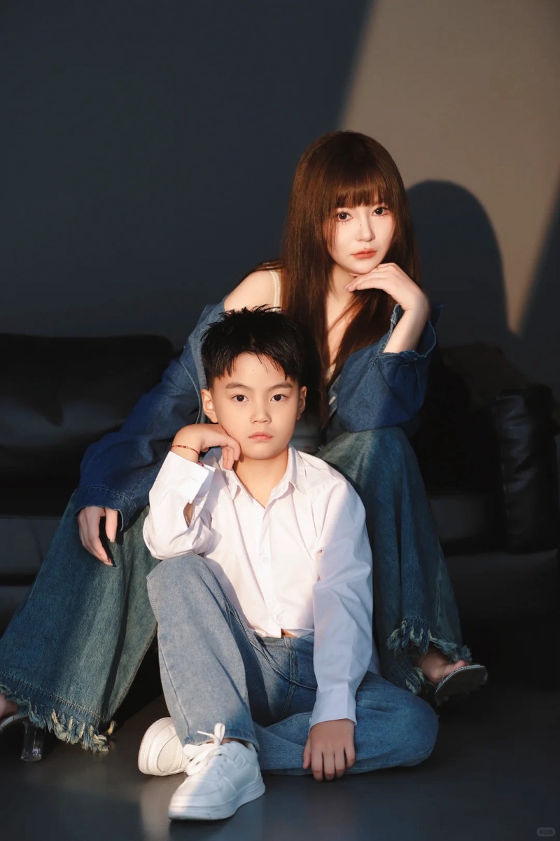 cách tạo dáng chụp ảnh hai mẹ con