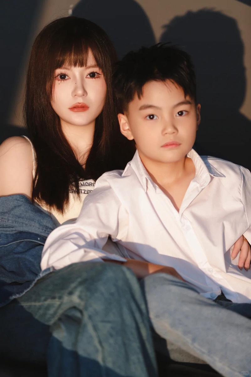 cách tạo dáng chụp ảnh hai mẹ con