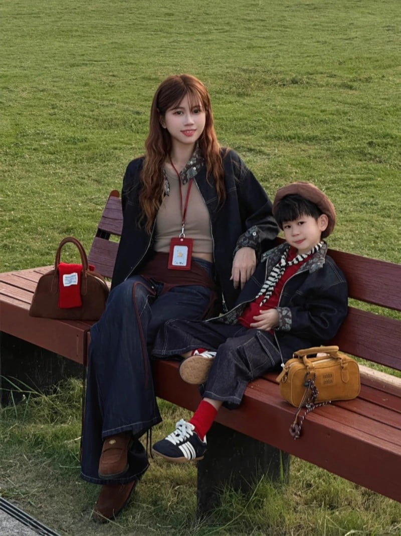 cách tạo dáng chụp ảnh hai mẹ con