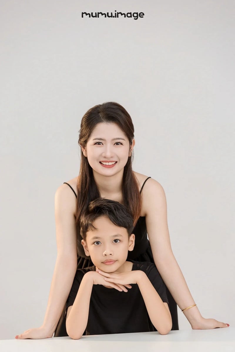 cách tạo dáng chụp ảnh hai mẹ con