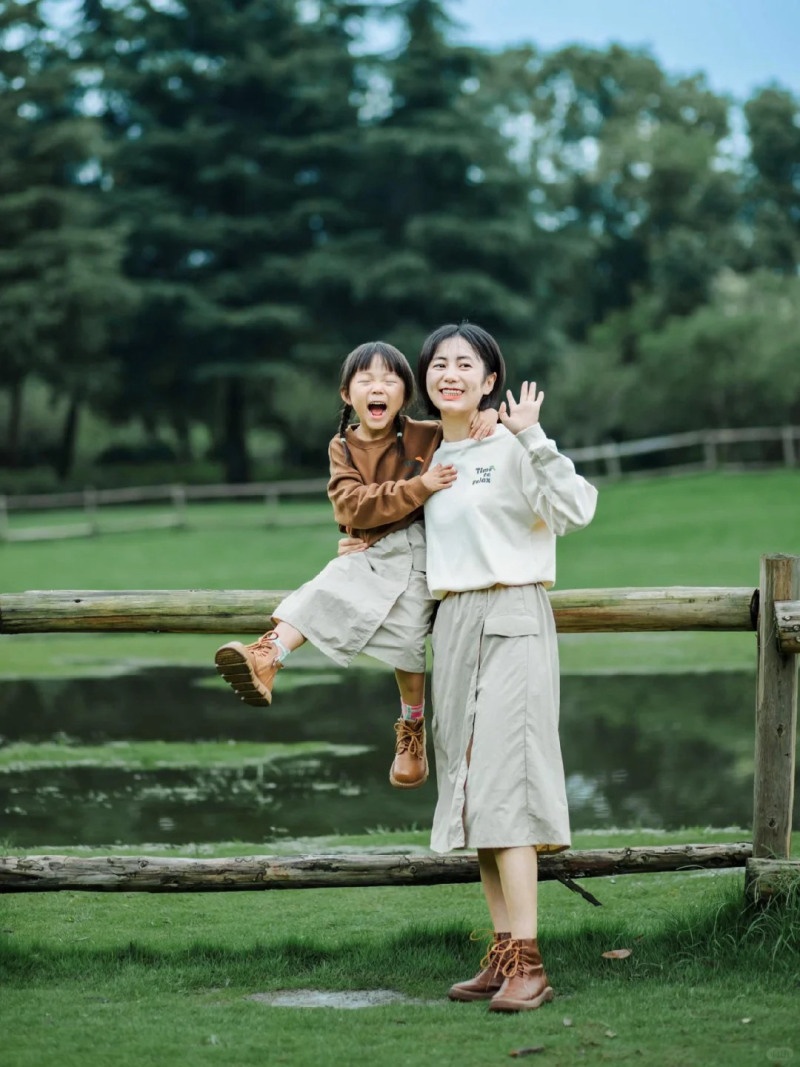 cách tạo dáng chụp ảnh hai mẹ con