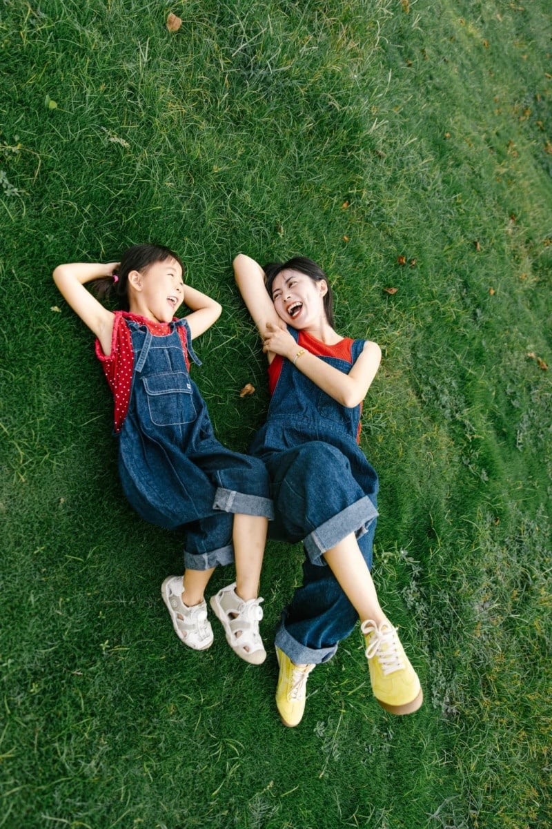 cách tạo dáng chụp ảnh hai mẹ con