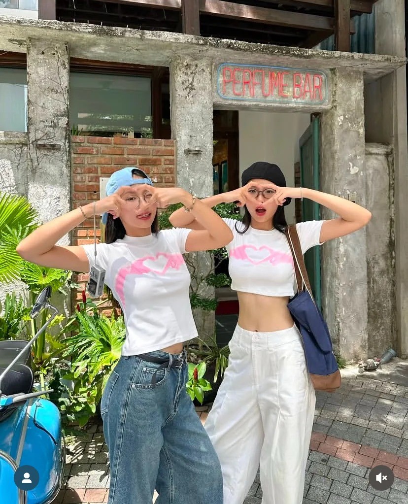 Tạo dáng đối xứng “bá đạo”