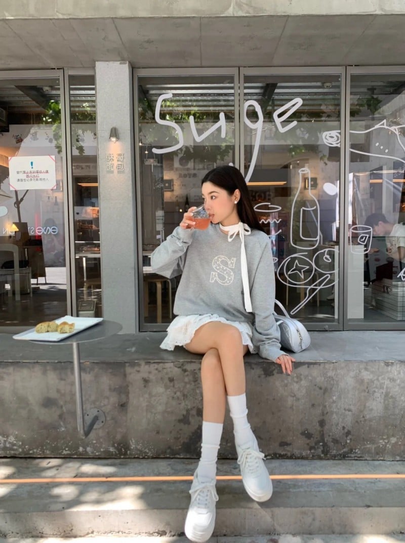 tạo dáng chụp ảnh tự nhiên