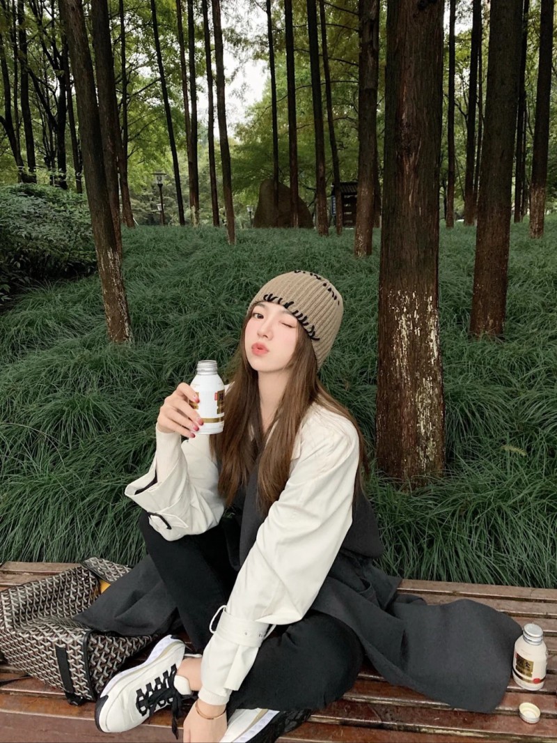 tạo dáng chụp ảnh tự nhiên