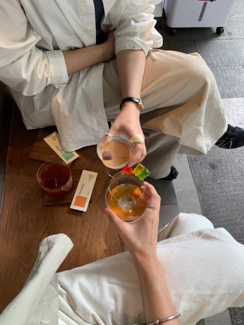 tạo dáng chụp ảnh tự nhiên