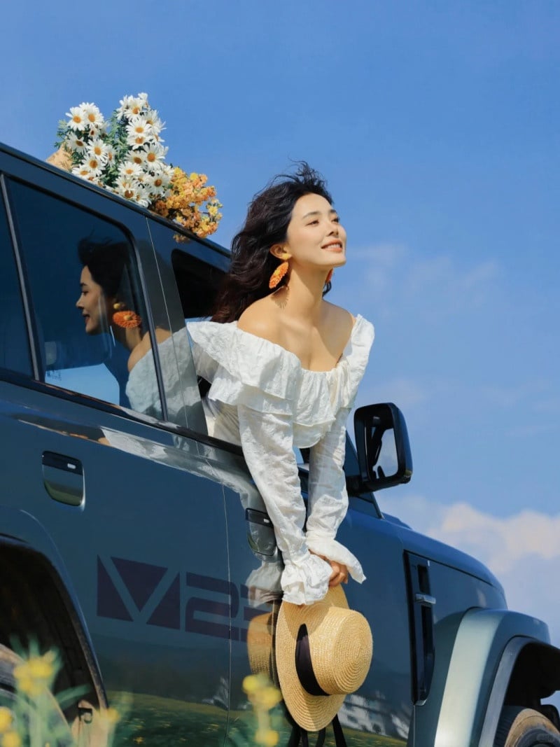 cách tạo dáng chụp ảnh với ô tô