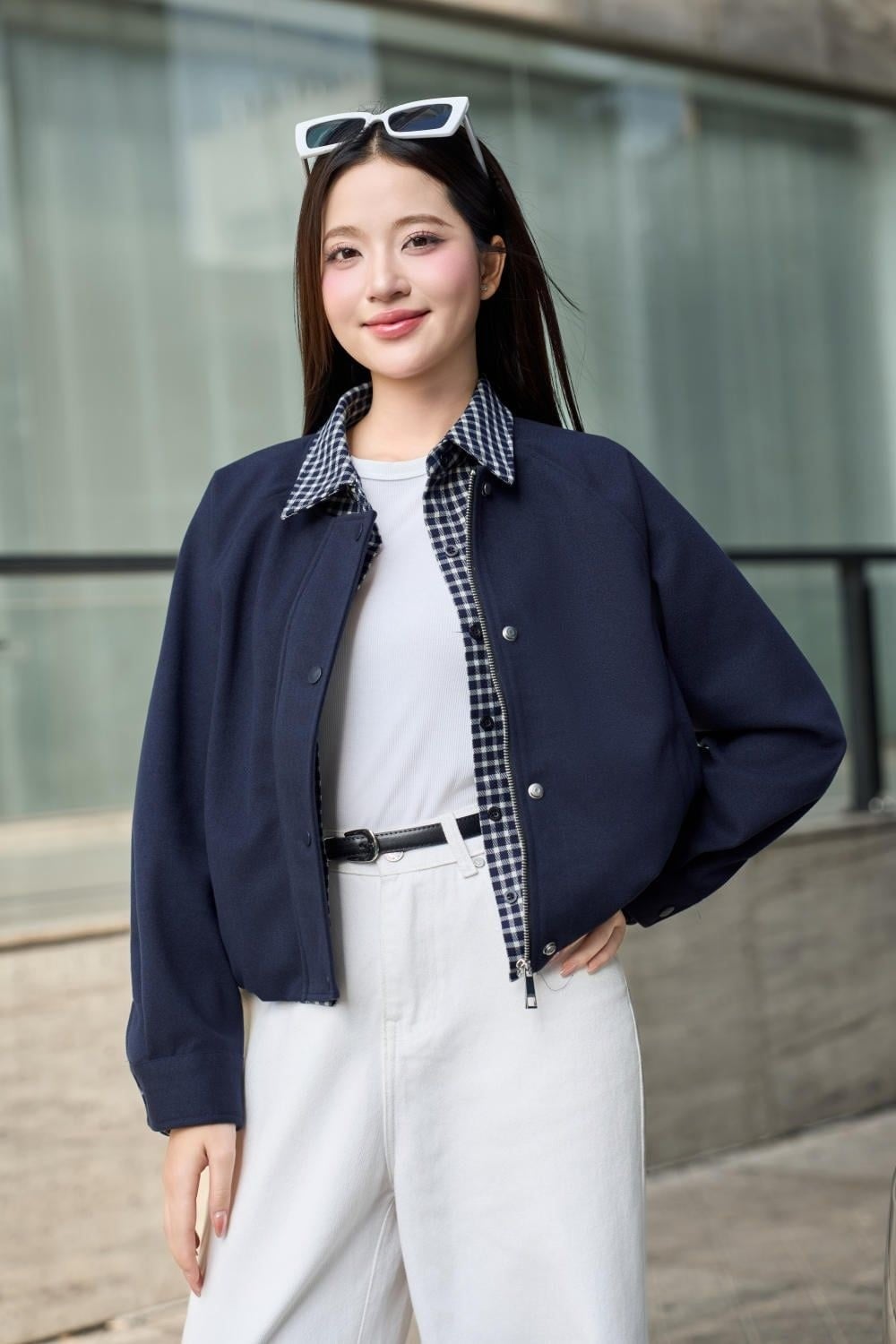 Áo khoác Bomber và sơ mi caro trẻ trung