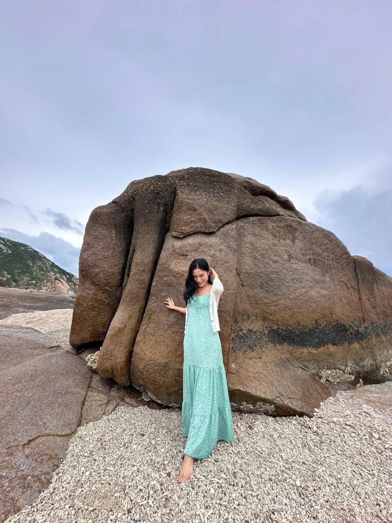 Ngọt ngào với váy maxi hoa nhí xanh mint