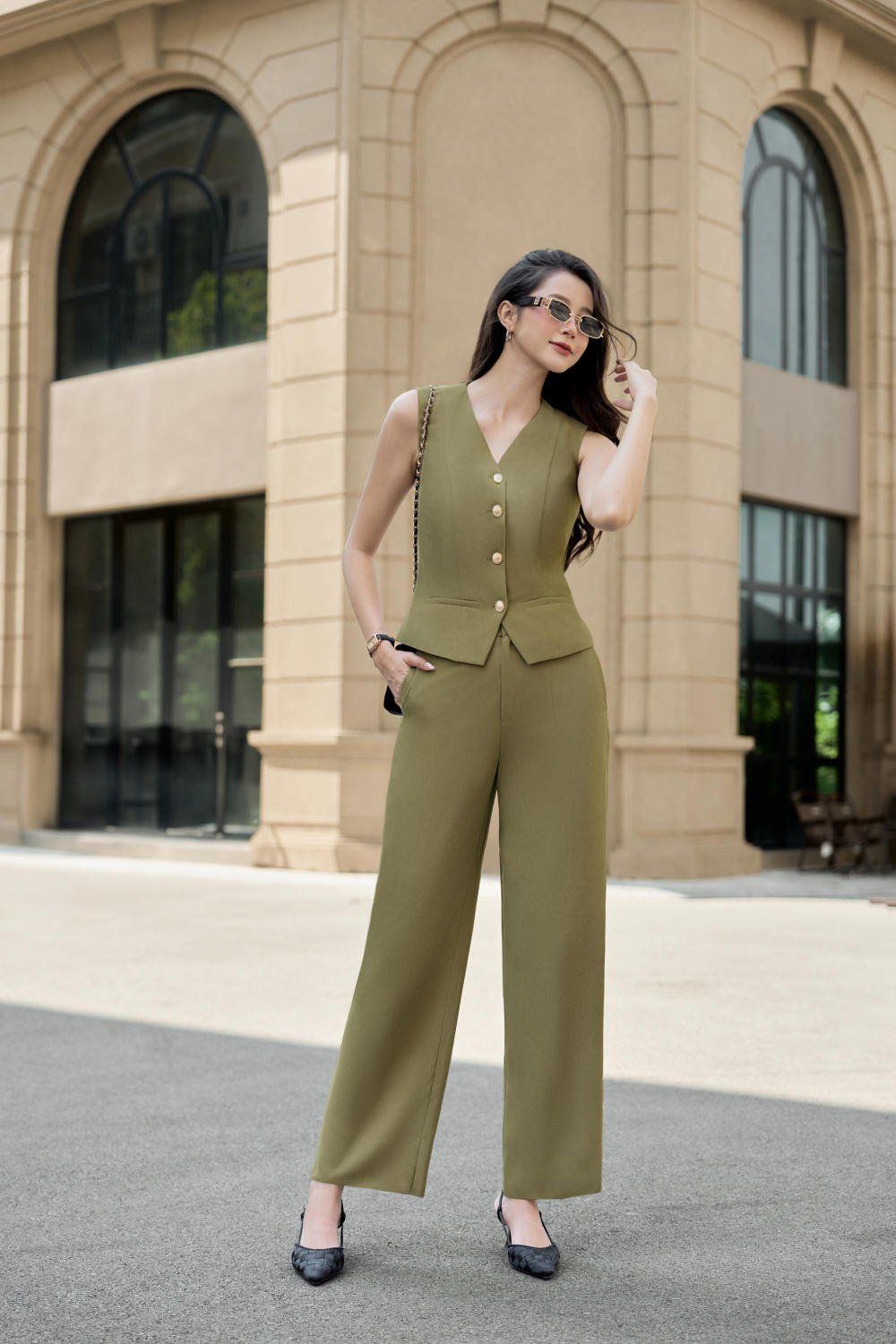 Bộ&nbsp;áo gile sát nách và quần suông dài