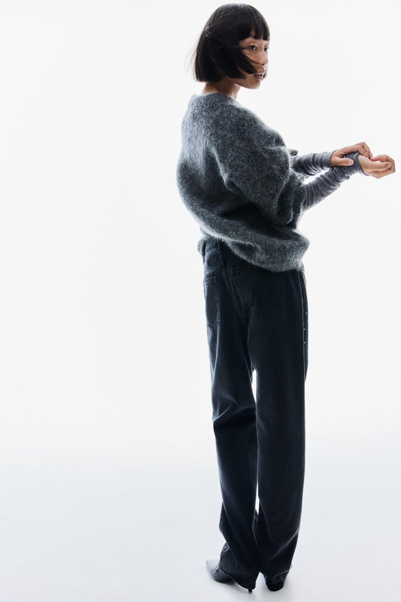 Jeans Đen Đính Nạm Tối Giản