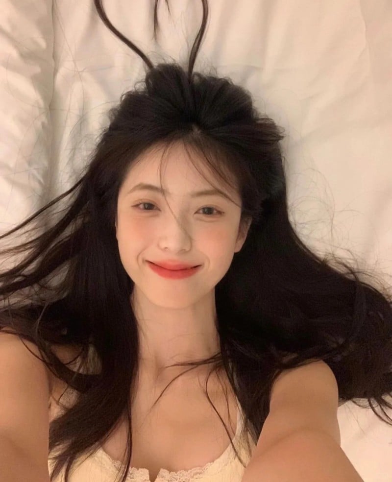 cách tạo dáng chụp ảnh trên giường