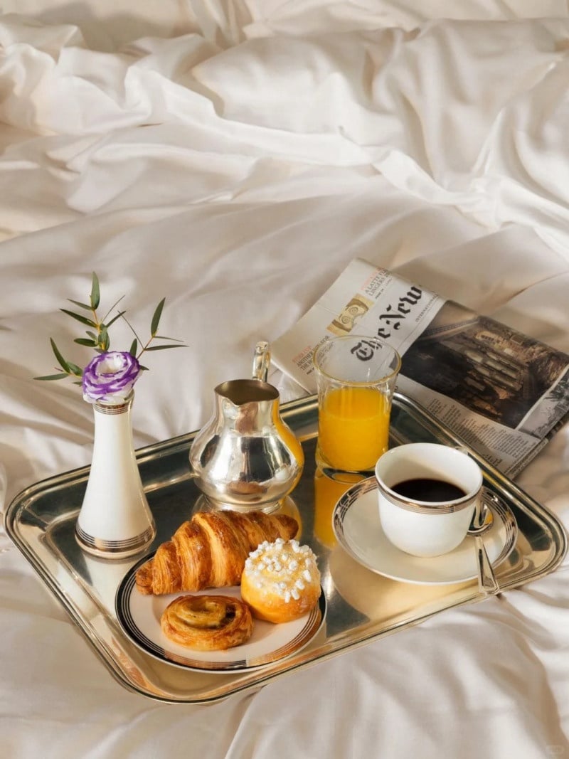 cách tạo dáng chụp ảnh trên giường