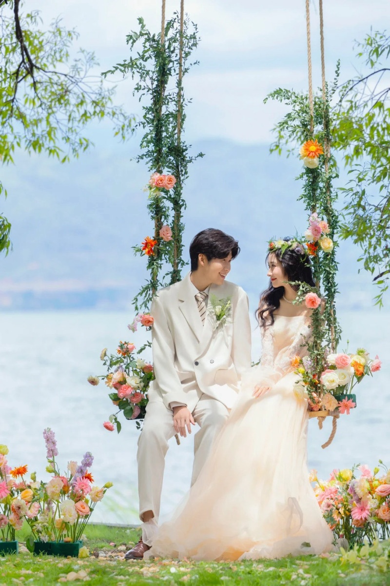 tạo dáng chụp ảnh với xích đu