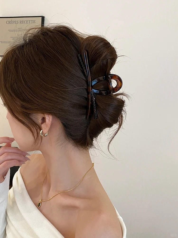 cách búi tóc không bị già