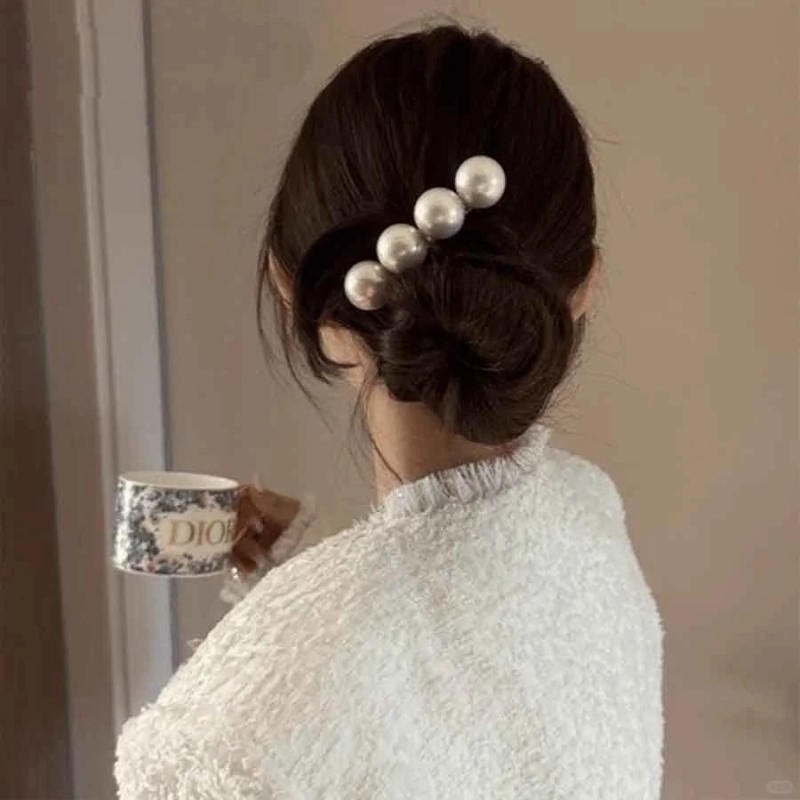 cách búi tóc không bị già