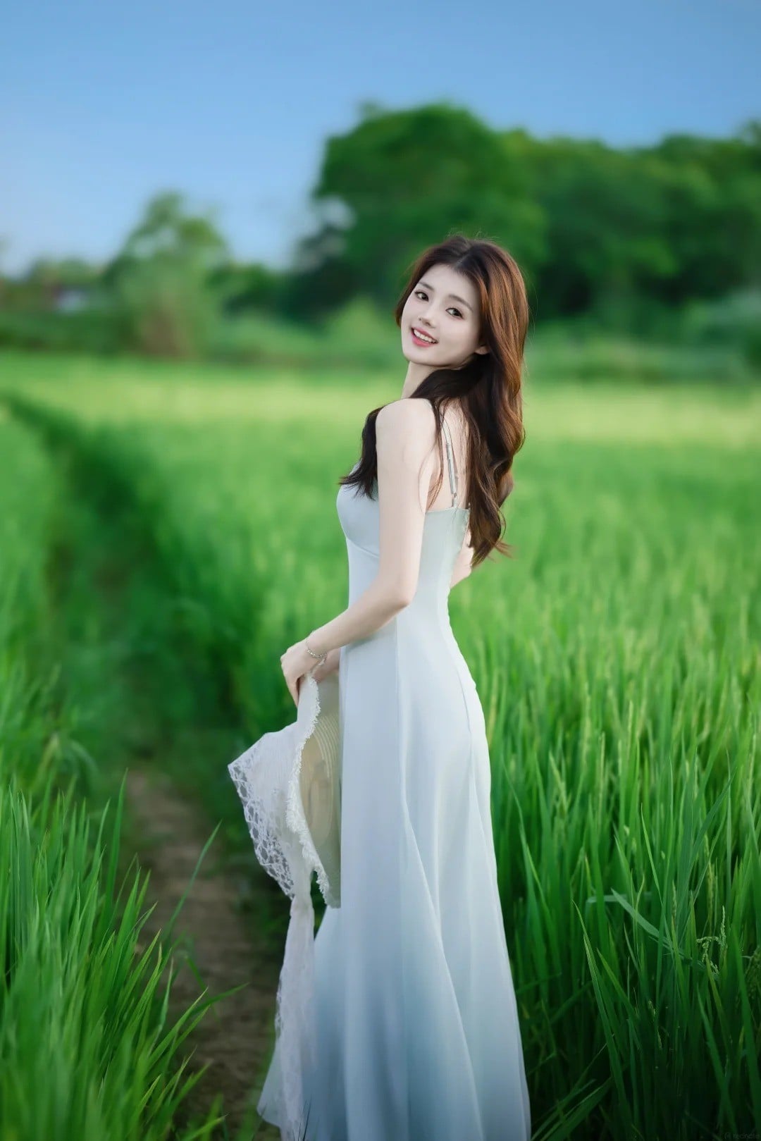 chup-anh-ngoai-canh-dong-lua-mac-gi-dep